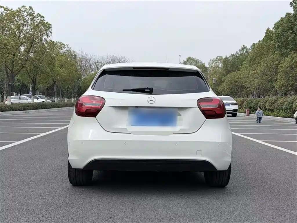 Mercedes-Benz A-Class (Import) 2017 Facelift A 200 Dynamic фото 25