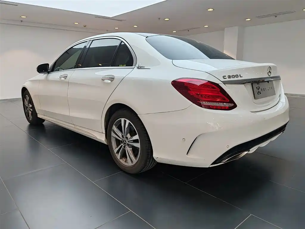 Mercedes-Benz C-Class 2017 C 200 L Sport фото 3