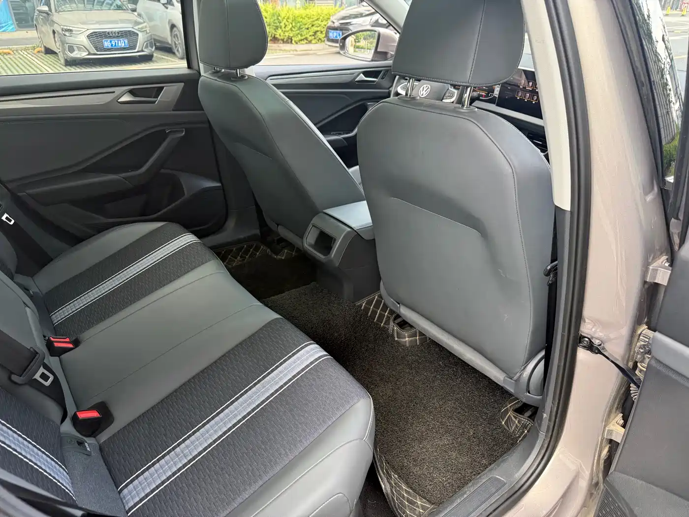 Volkswagen Sagitar 2024 200TSI Manual Flying Edition фото 13