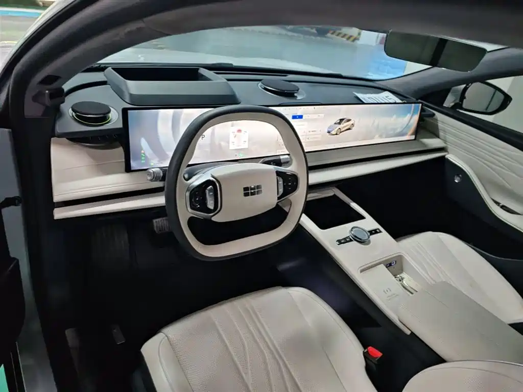 Geely Galaxy Galaxy E8 2024 665km RWD Starship Voyager Edition фото 10