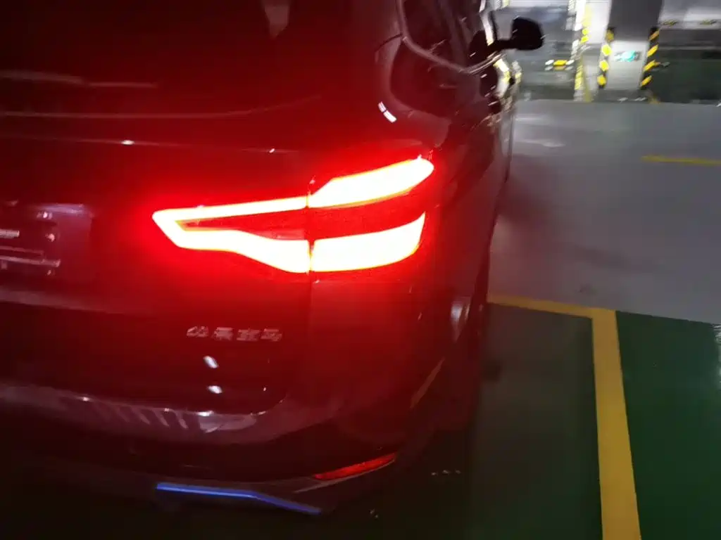 BMW iX3 2021 Leading фото 24