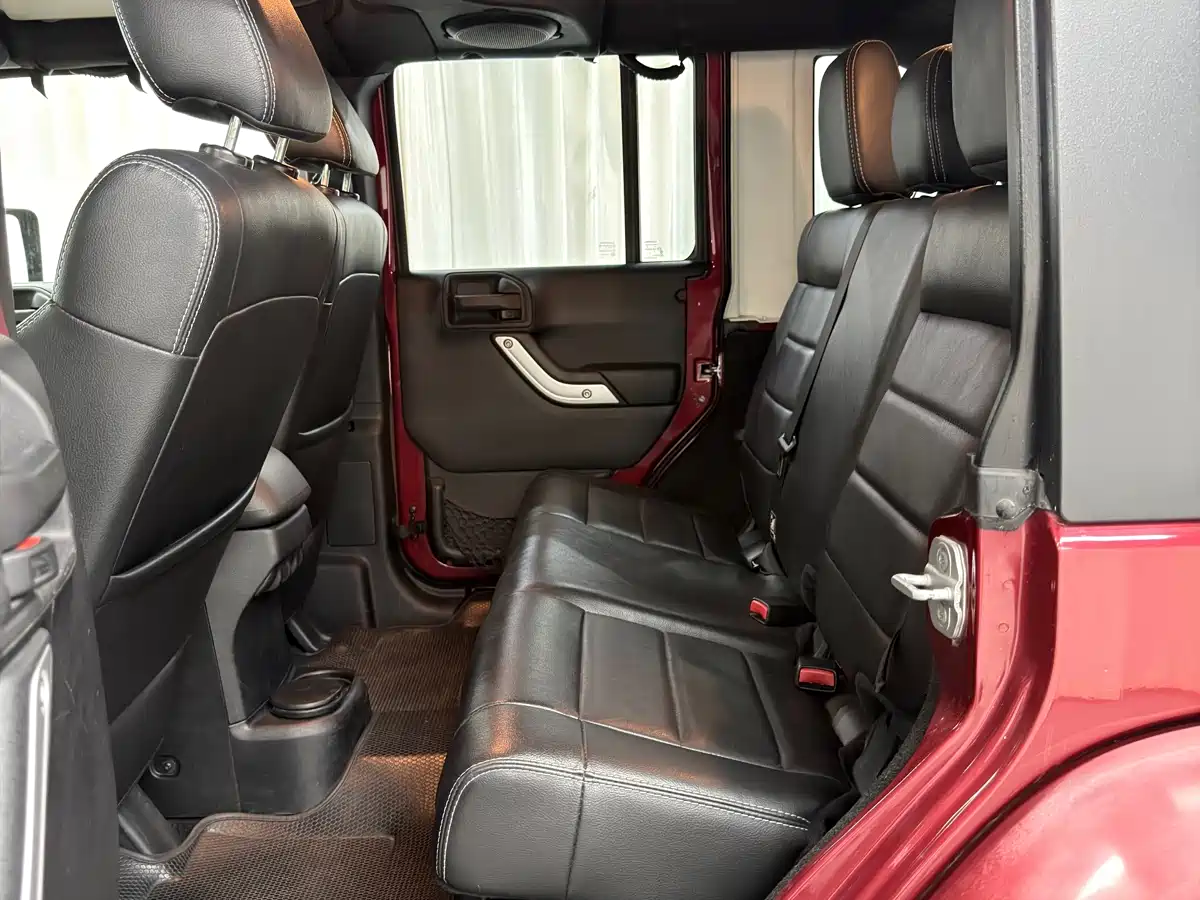 Jeep Wrangler 2012 2012 3.6L Sahara 4-Door