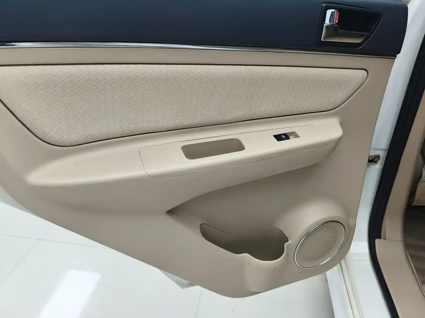 BAIC E-Series 2014 2012 Hatchback 1.5L Automatic Leshang Edition