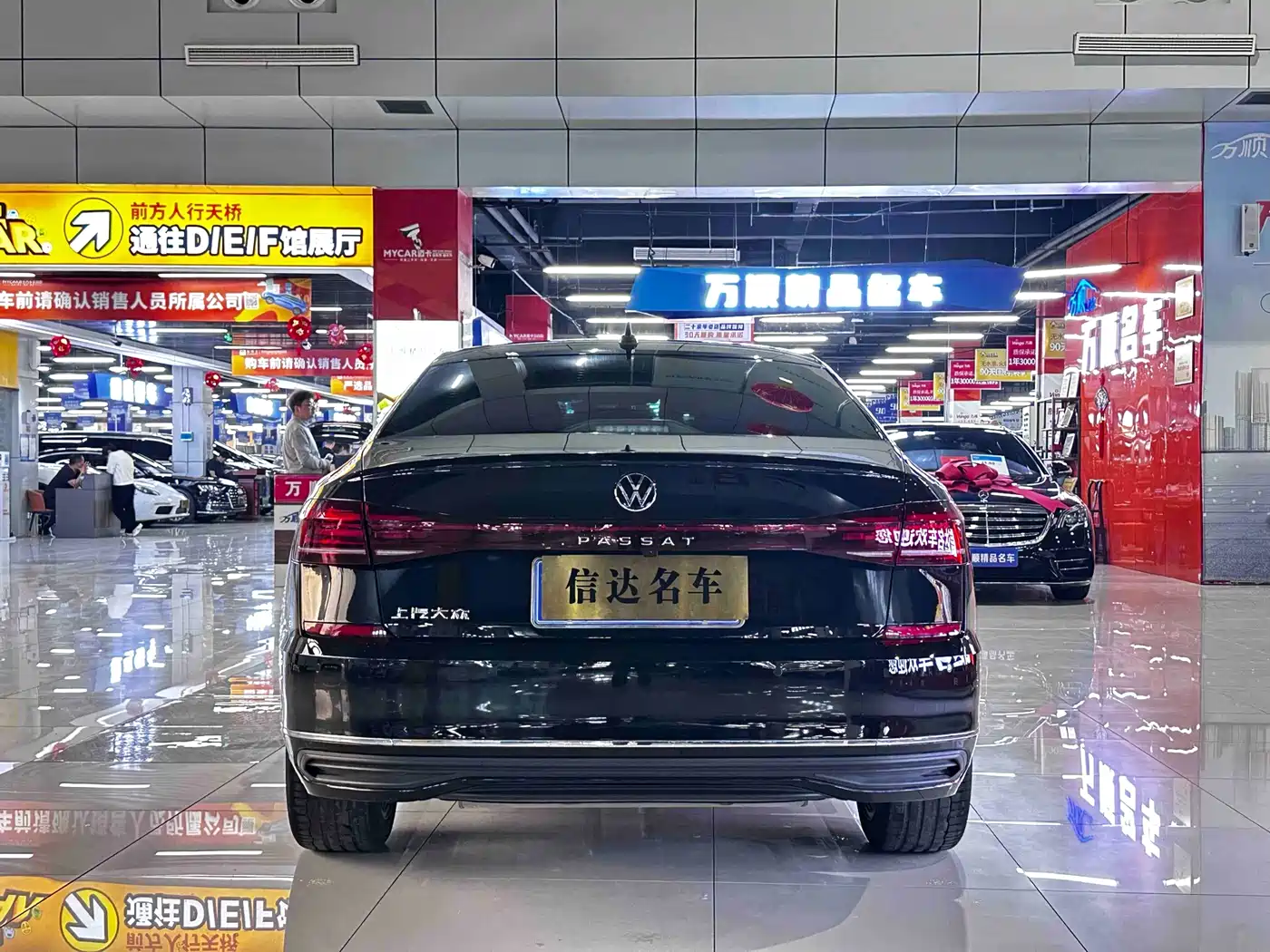 Volkswagen Passat 2025 Outstanding 330TSI Starlight Elite Edition фото 18