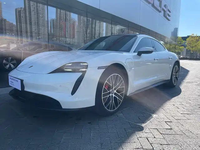 Porsche Taycan 2019 Taycan 4S — фото 1