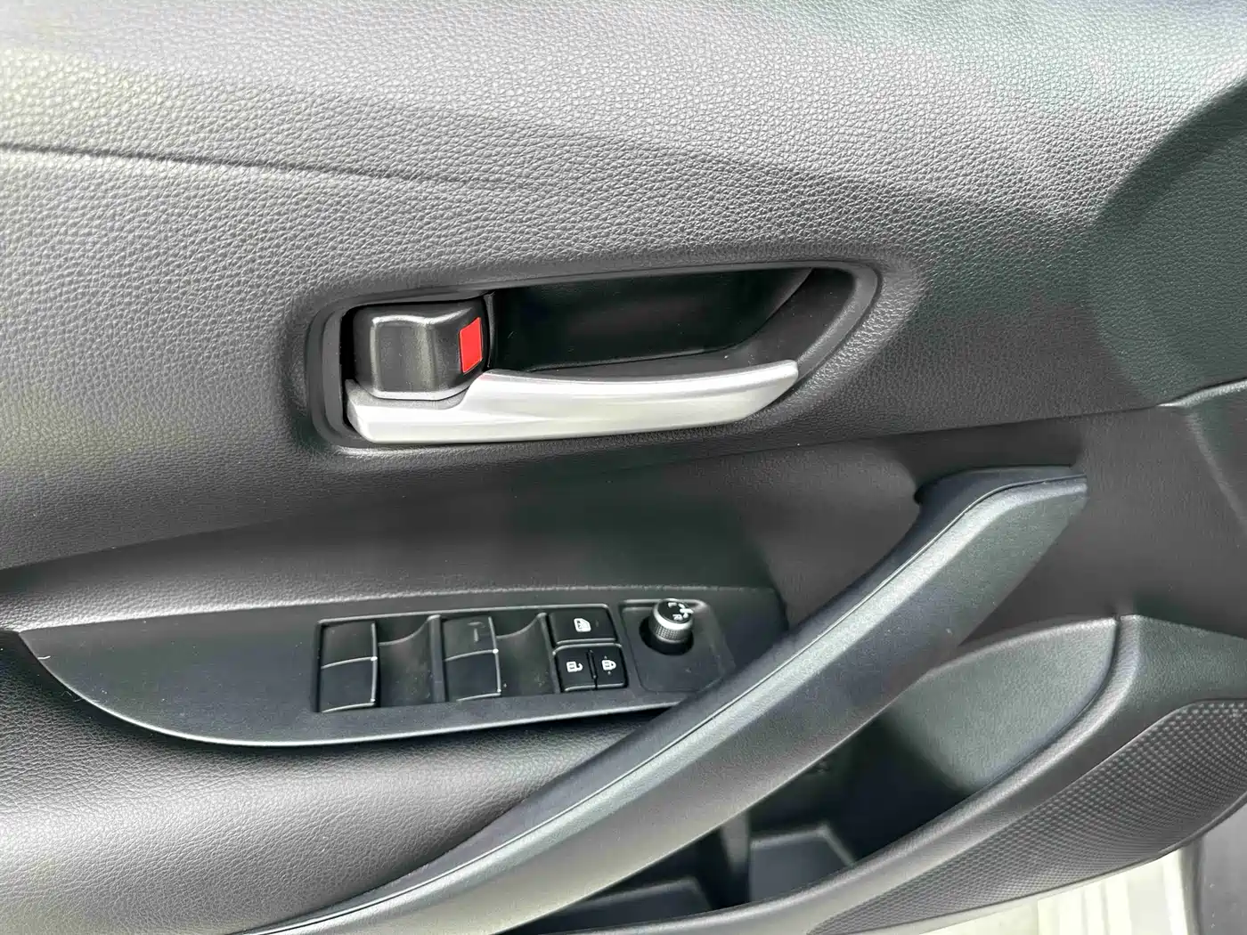 Toyota Corolla 2021 1.2T S-CVT Elite PLUS Edition фото 12
