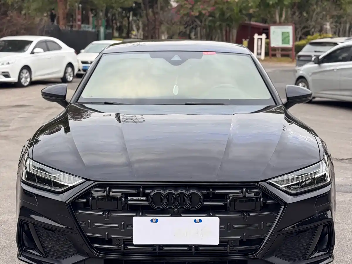 Audi A7L 2024 45 TFSI quattro S-line Black Warrior Edition фото 2