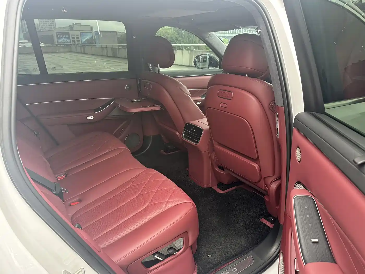 AITO Wenjie AITO M8 2025 Range Extender Max+ Edition 53.4kWh 5-seater фото 10