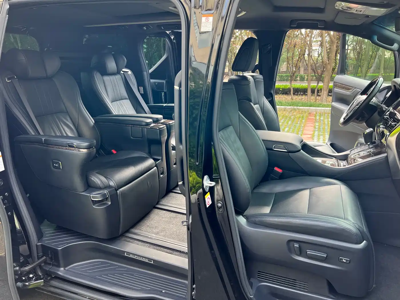 Toyota Alphard 2020 Hybrid 2.5L Premium Edition фото 8