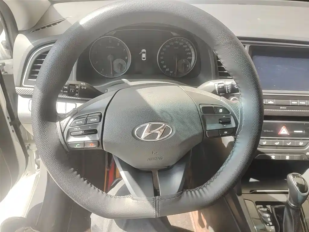 Hyundai Elantra 2018 1.4T DCT Dynamic·Vitality Model фото 11
