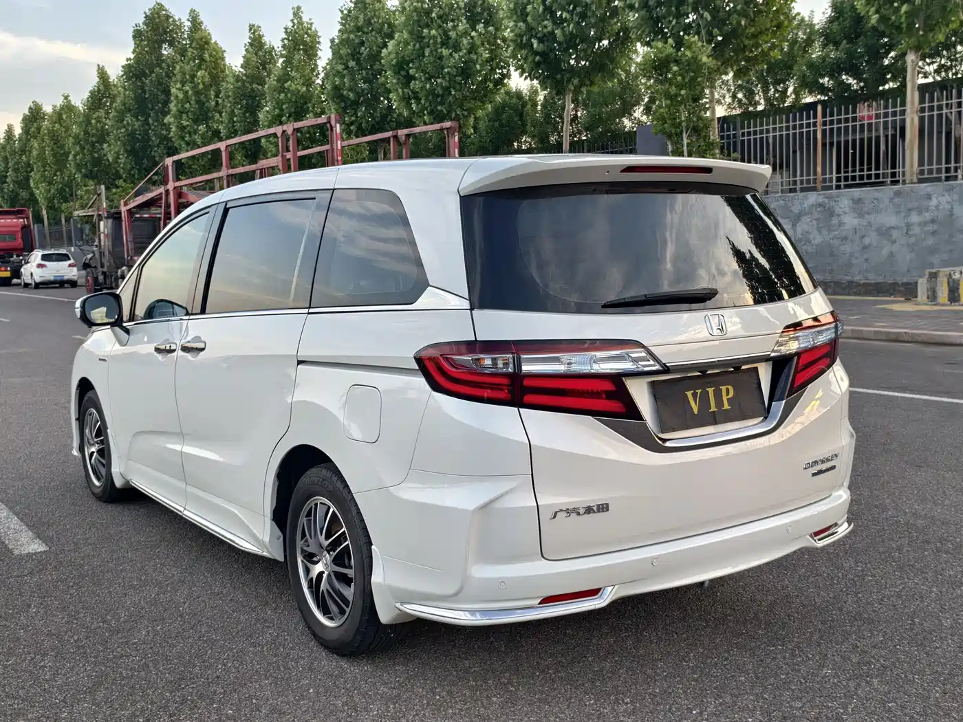 Honda Odyssey 2019 2.0L Sharp·Smooth Edition фото 9