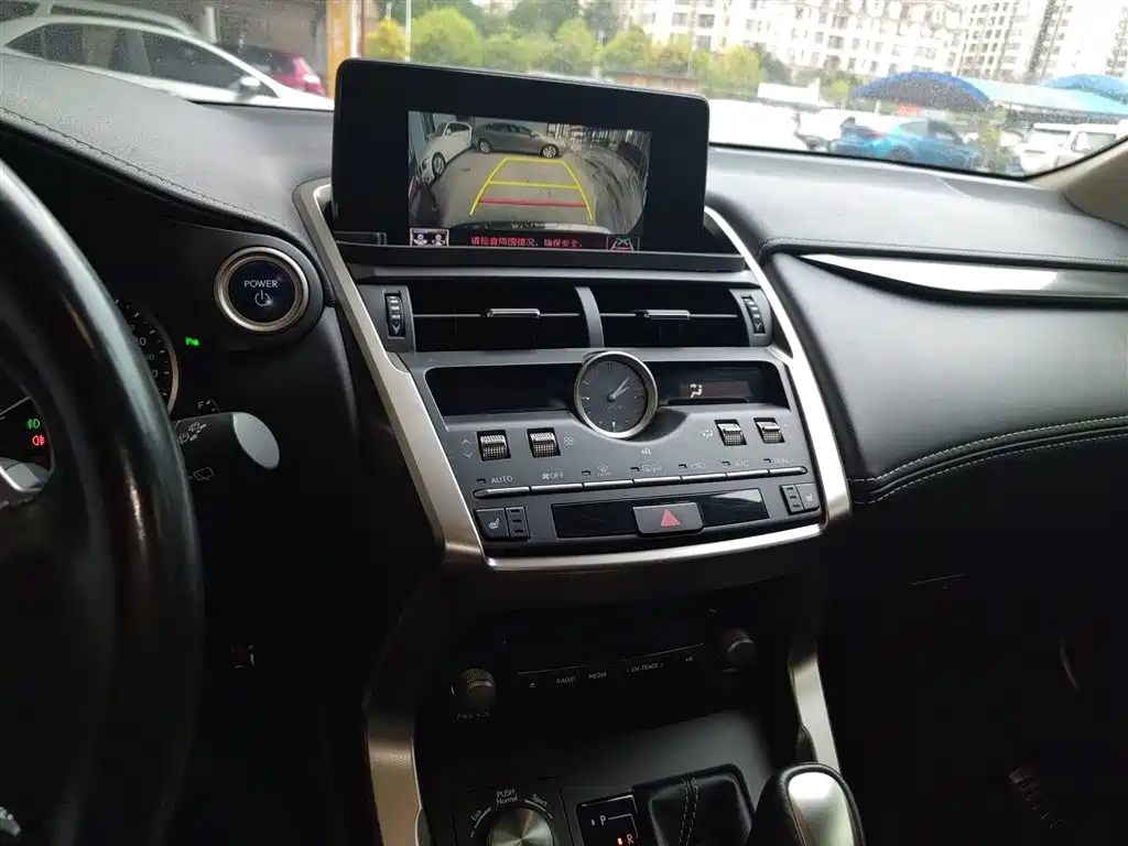 Lexus NX 2020 300h FWD F Sport China VI фото 6