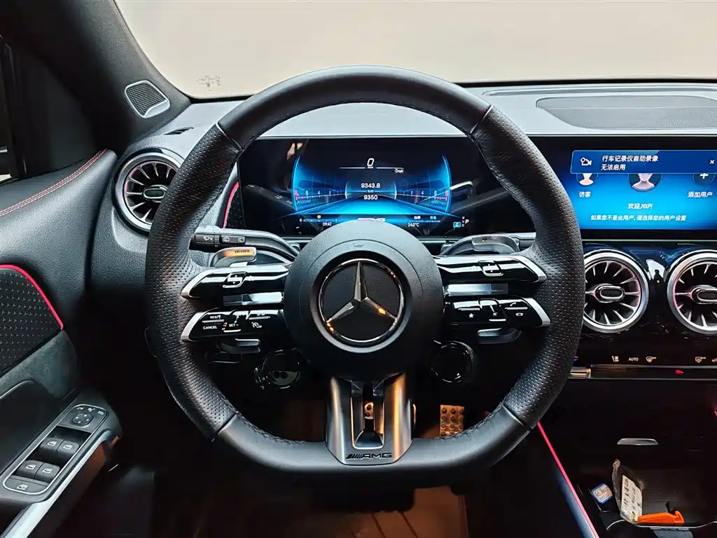 MERCEDES-BENZ GLB AMG
