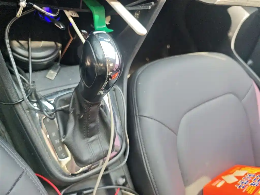 Volkswagen Jetta 2013 1.6L Automatic Comfort фото 11