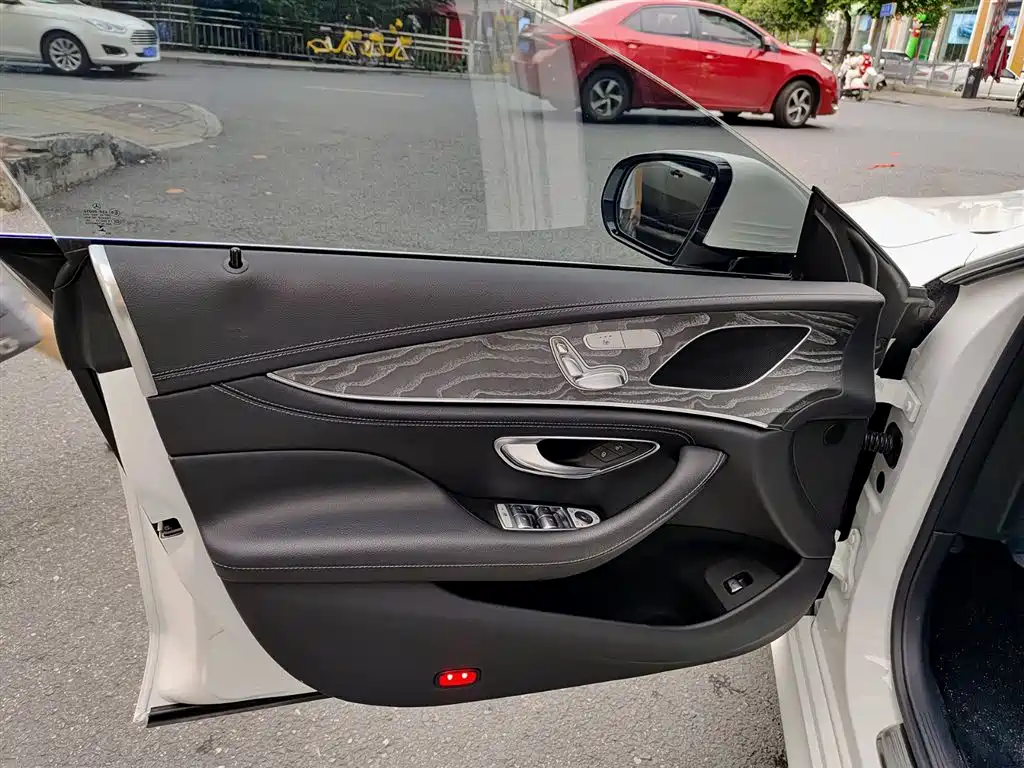 Mercedes-Benz CLS 2021 CLS 260 фото 6