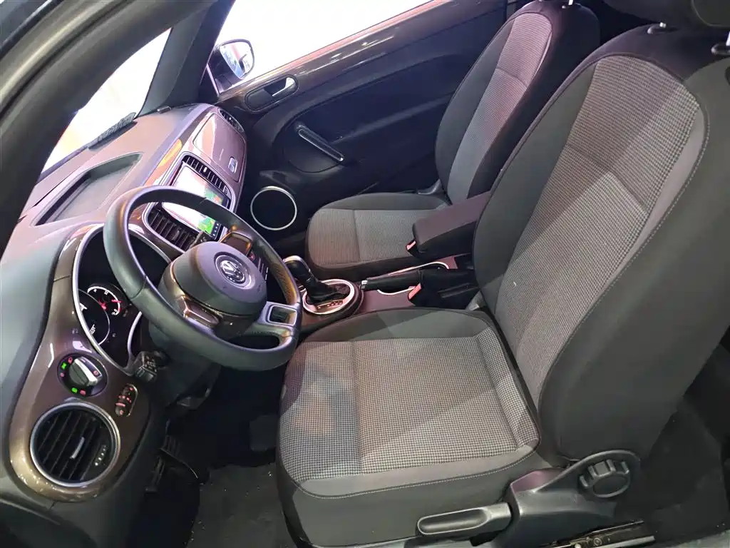 Volkswagen Beetle 2015 180TSI фото 11