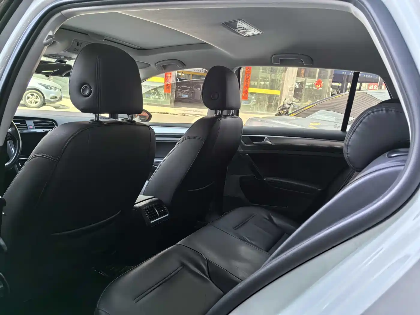 Volkswagen Golf 2018 1.6L Automatic Comfort фото 9