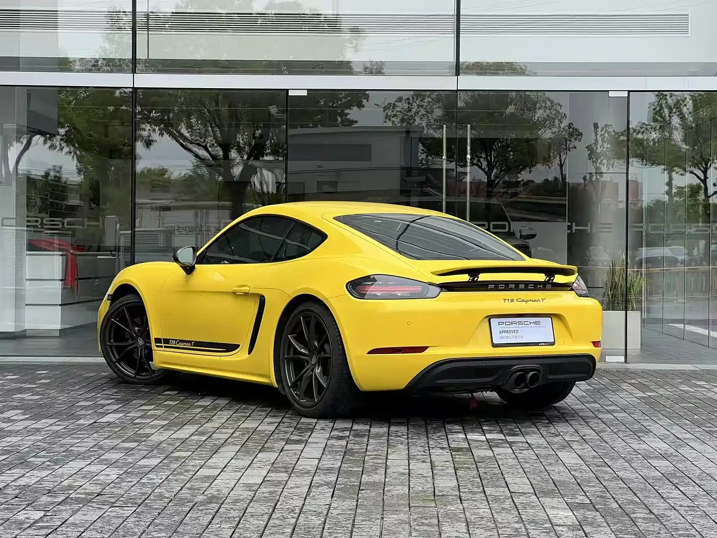 Porsche 718 2022 Cayman T 2.0T фото 3