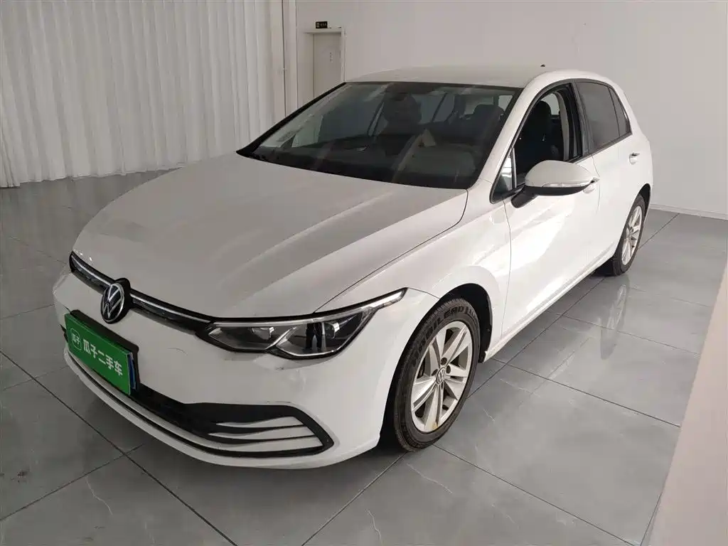 Volkswagen Golf 2023 Model 200TSI DSG