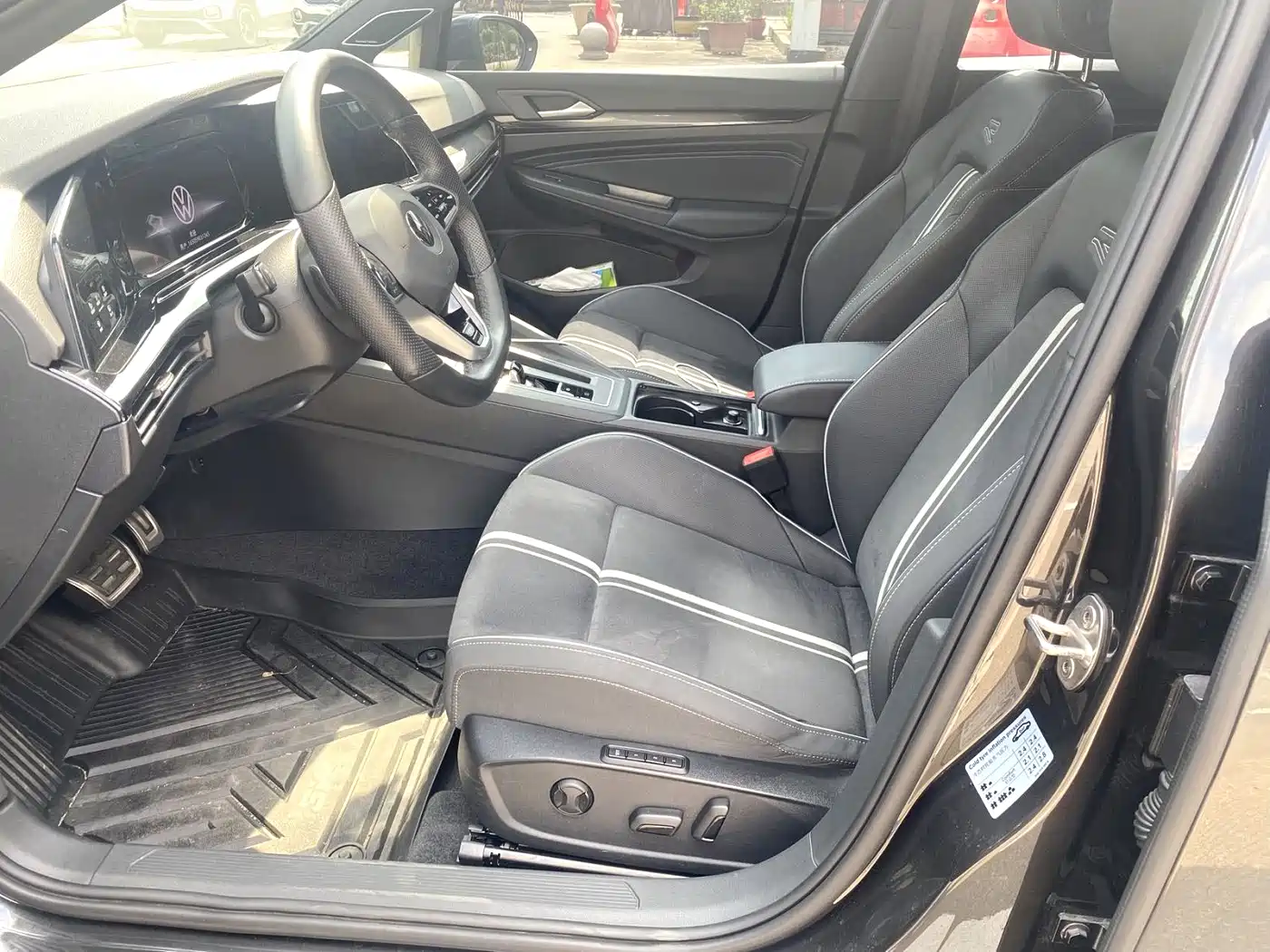 Volkswagen Golf 2021 280TSI DSG R-Line фото 3
