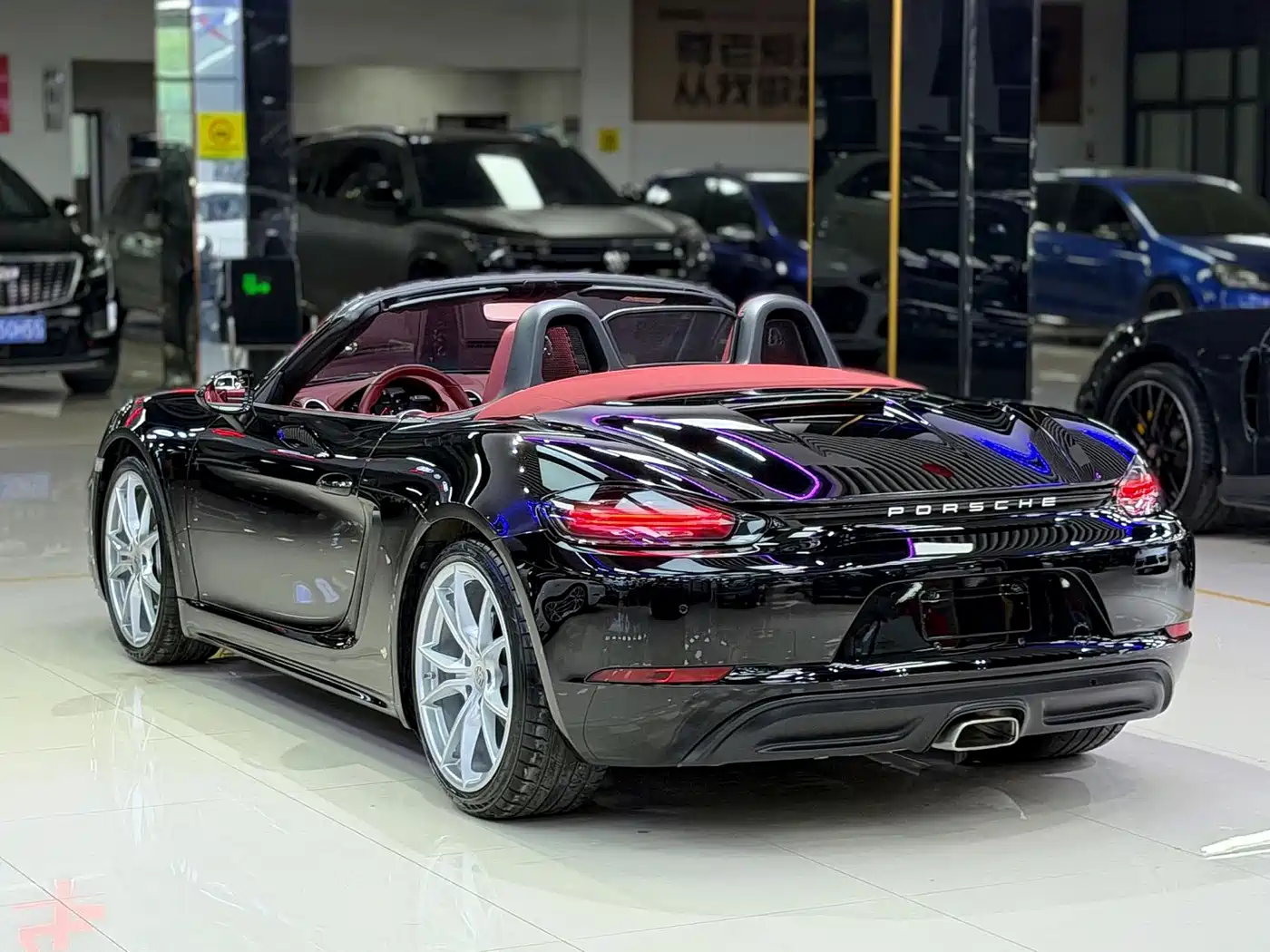 Porsche 718 2018 Boxster 2.0T фото 10
