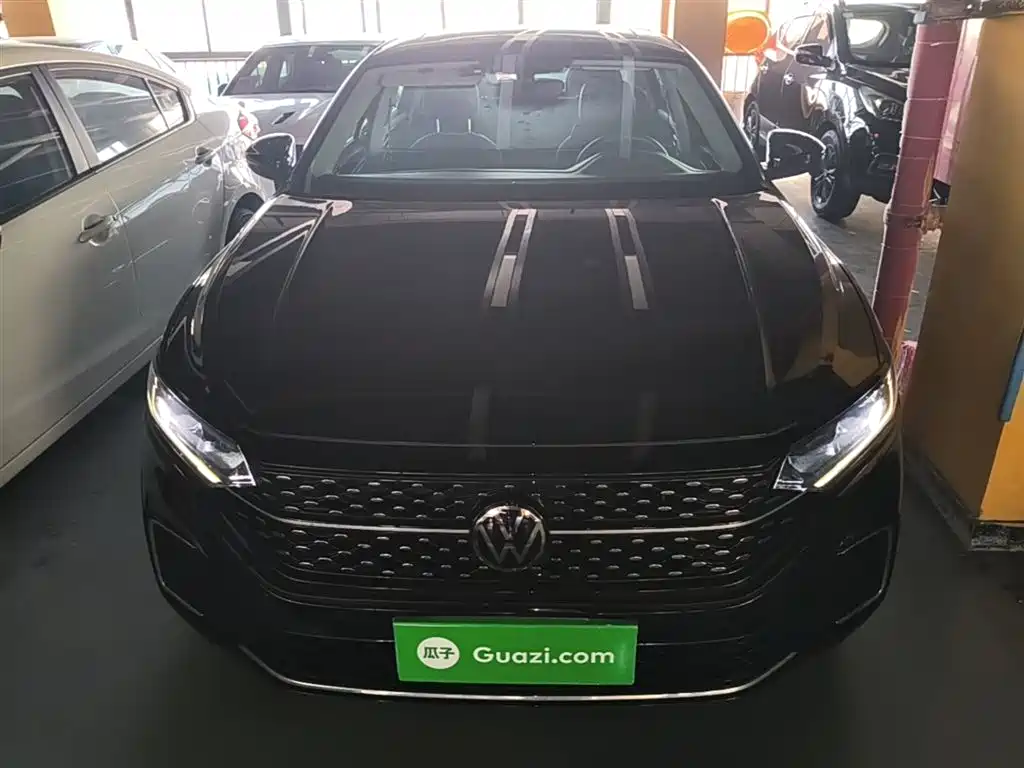 Volkswagen Passat 2024 330TSI Starlight Elite Edition фото 3