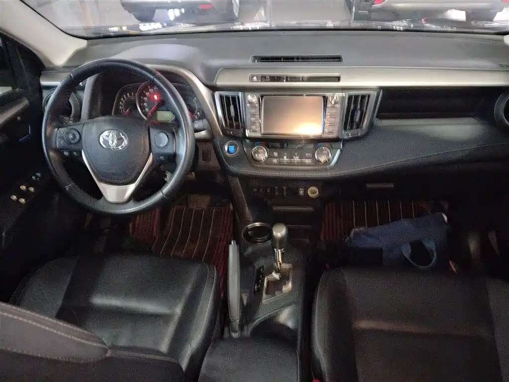 Toyota RAV4 Rongfang 2015 2.5L Automatic 4WD Elite Edition фото 6
