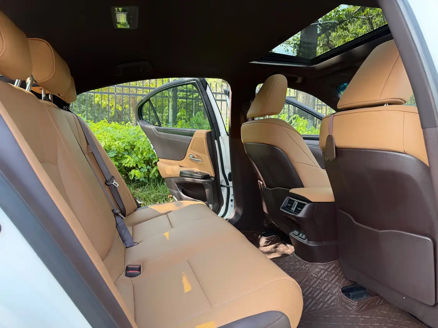 Lexus ES 2020 Model 300h Excellence Edition фото 6
