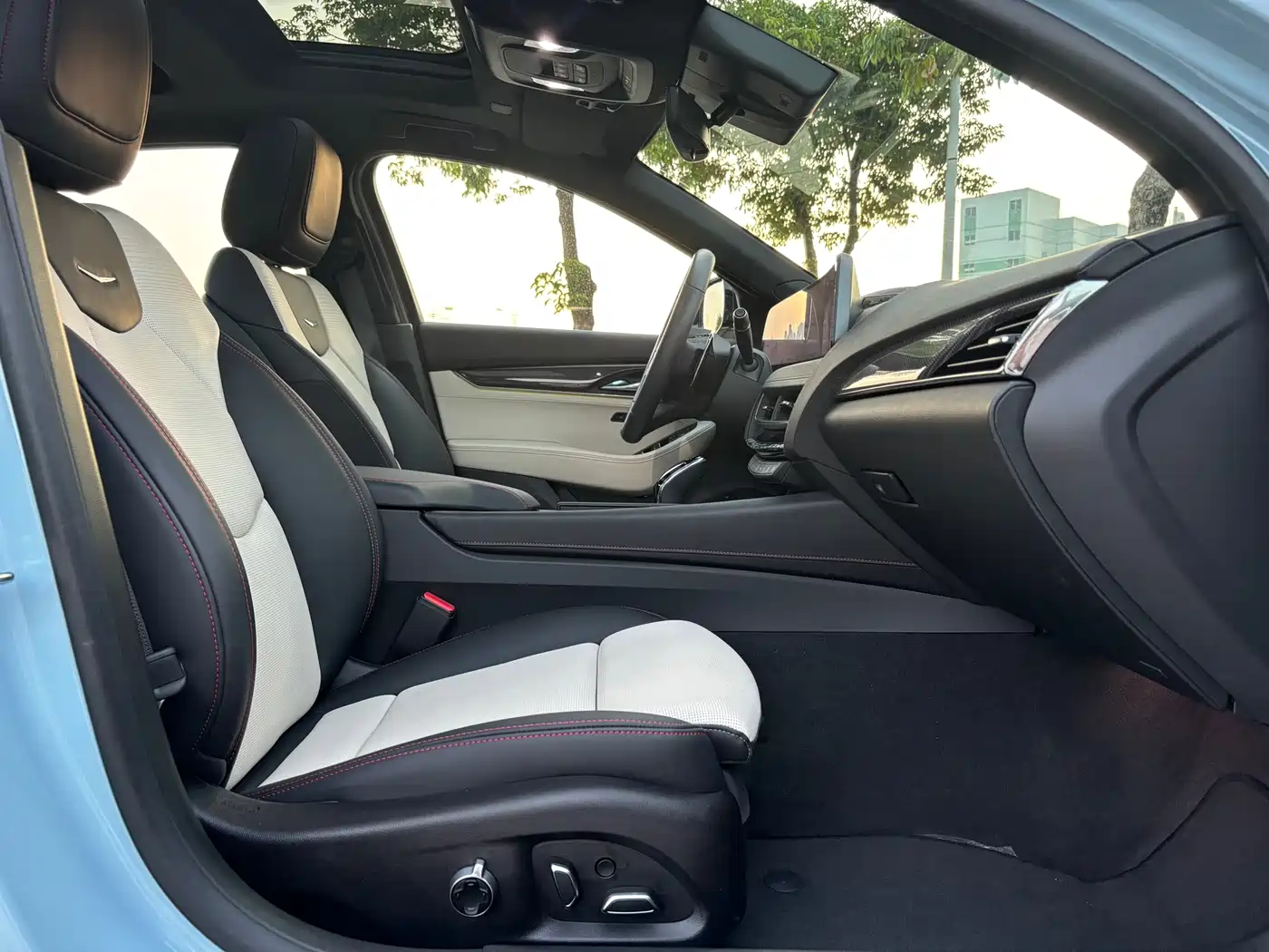 Cadillac CT5 2025 Model 28T Track Performance Edition + Peak Track Package фото 17