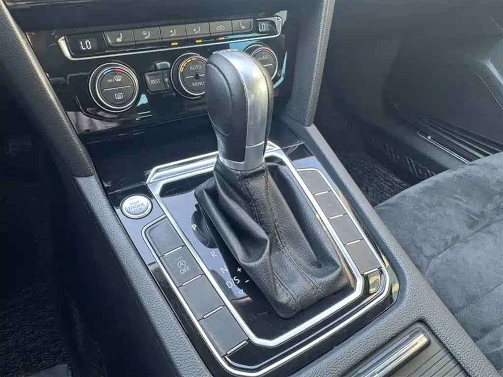 Volkswagen Magotan 2017 380TSI DSG Premium фото 16