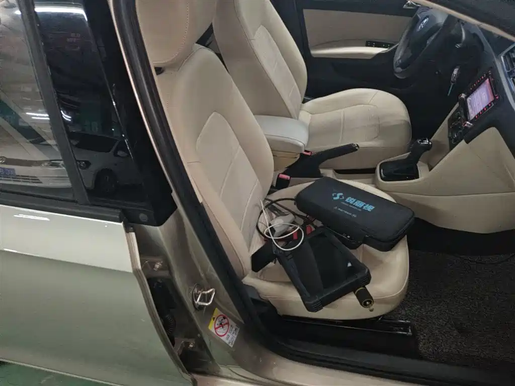 Škoda Rapid 2016 1.6L Automatic Pioneer Edition фото 25