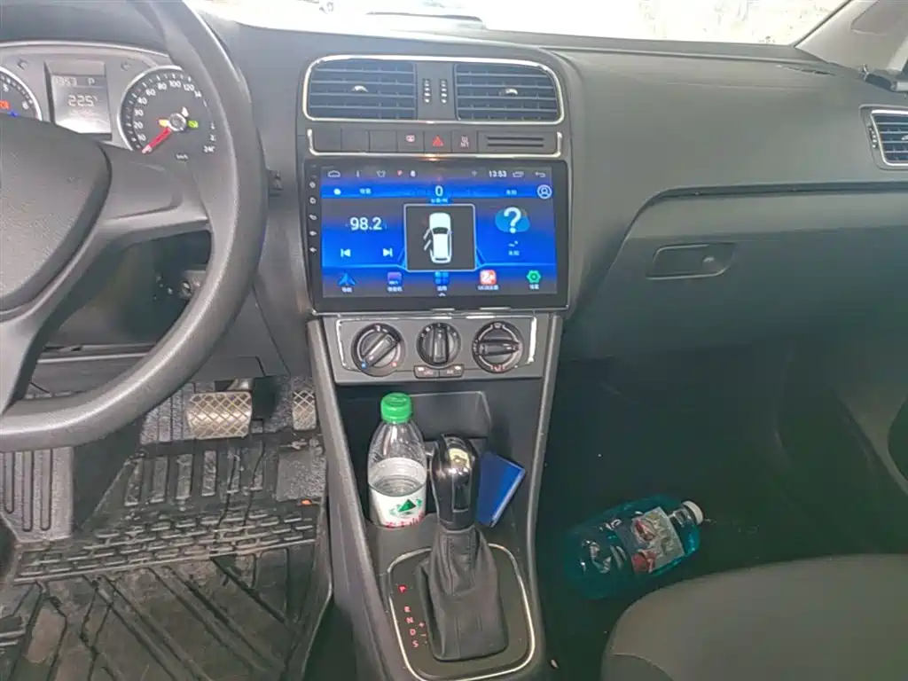 Volkswagen Polo 2014 1.6L Automatic Comfort Edition фото 9