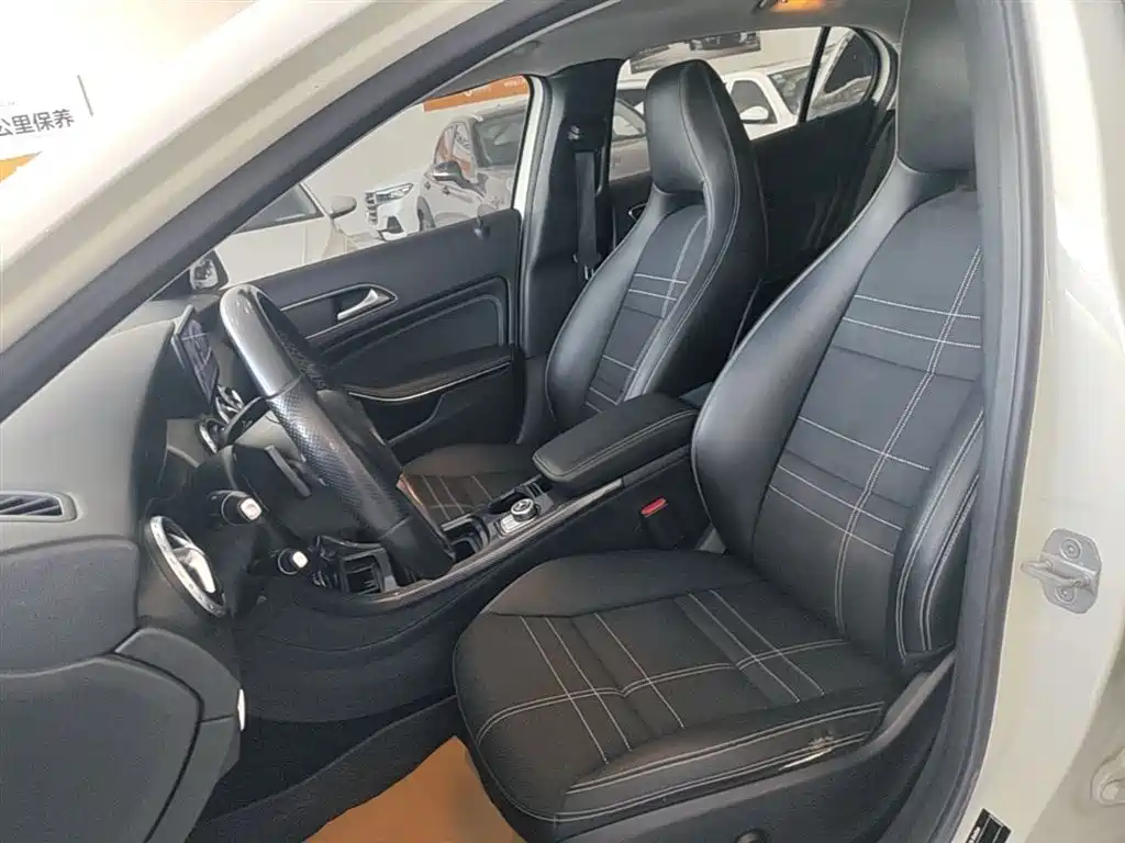 Mercedes-Benz GLA (Import) 2015 GLA 200 фото 15