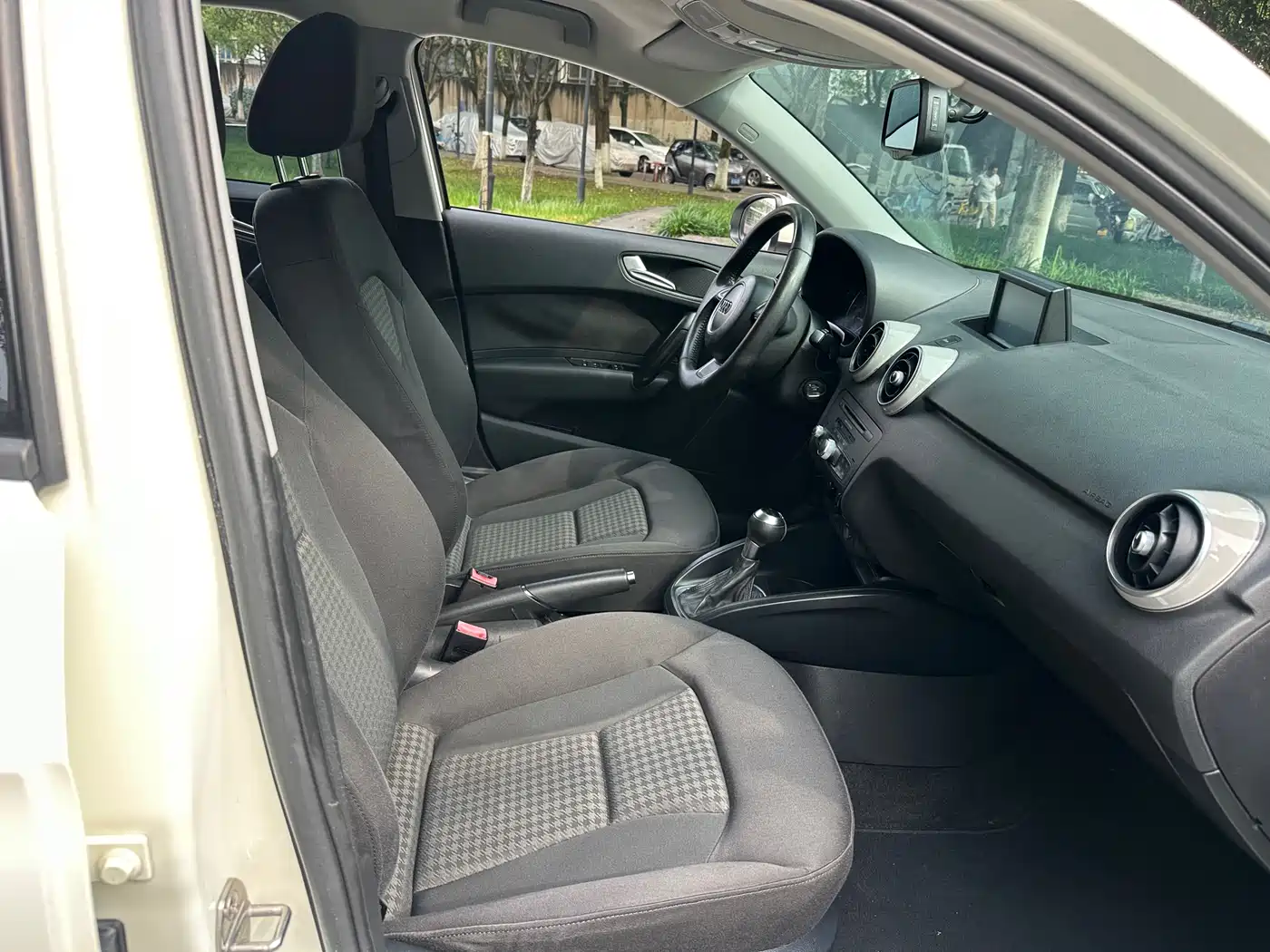 Audi A1 2013 Model 30 TFSI Sportback Urban фото 11