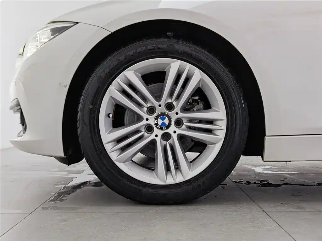 BMW 3 Series 2016 320i Fashion Model фото 17