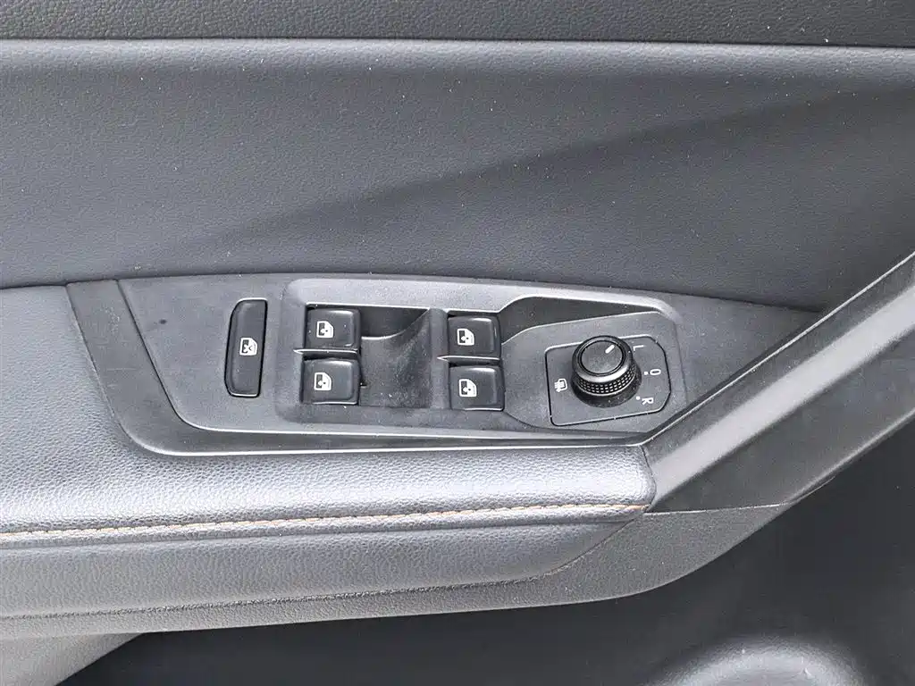 Volkswagen Lavida 2019 1.5L Automatic Comfort Edition China VI фото 9