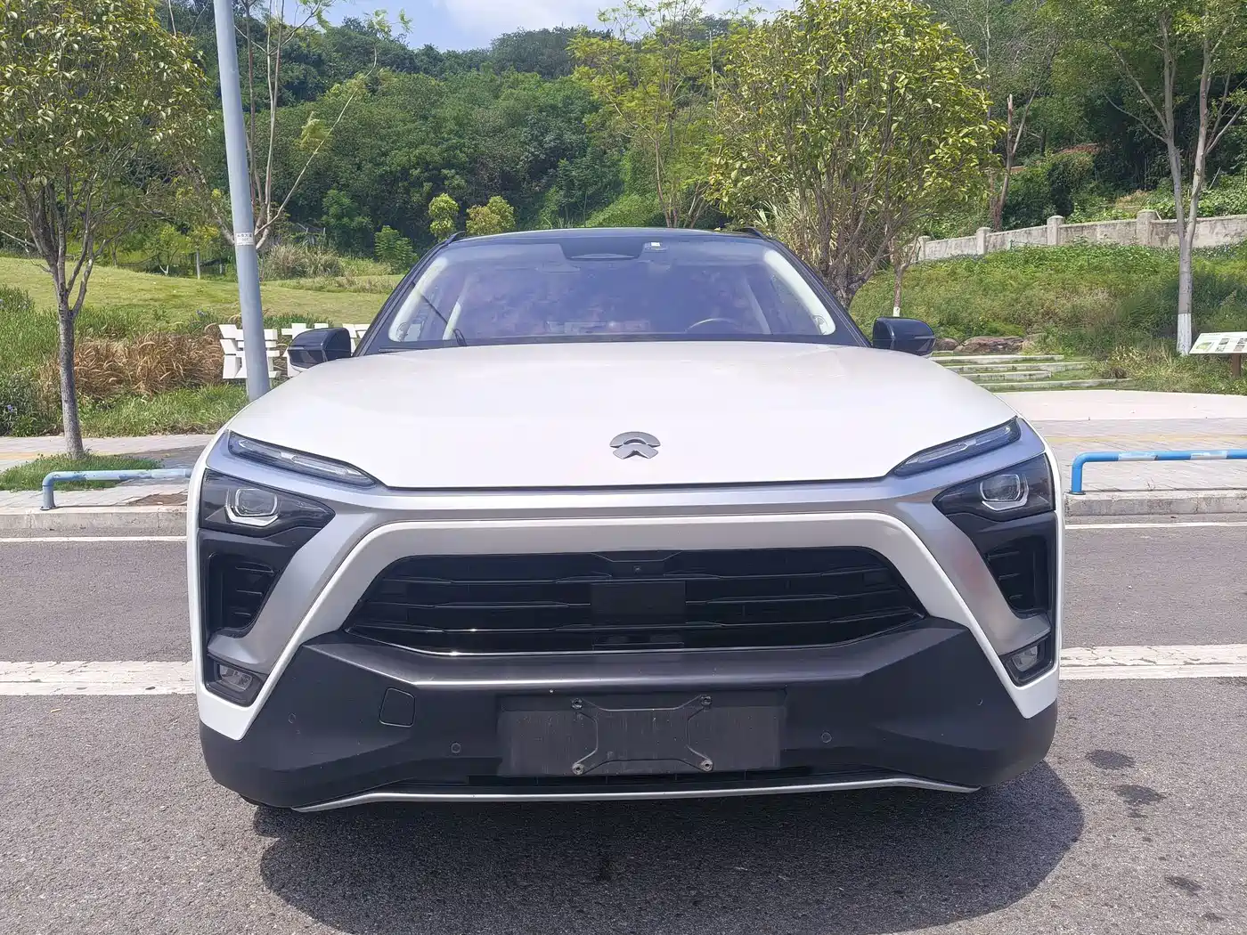 NIO ES8 2019 2018 355KM Base Model 7-Seater Version