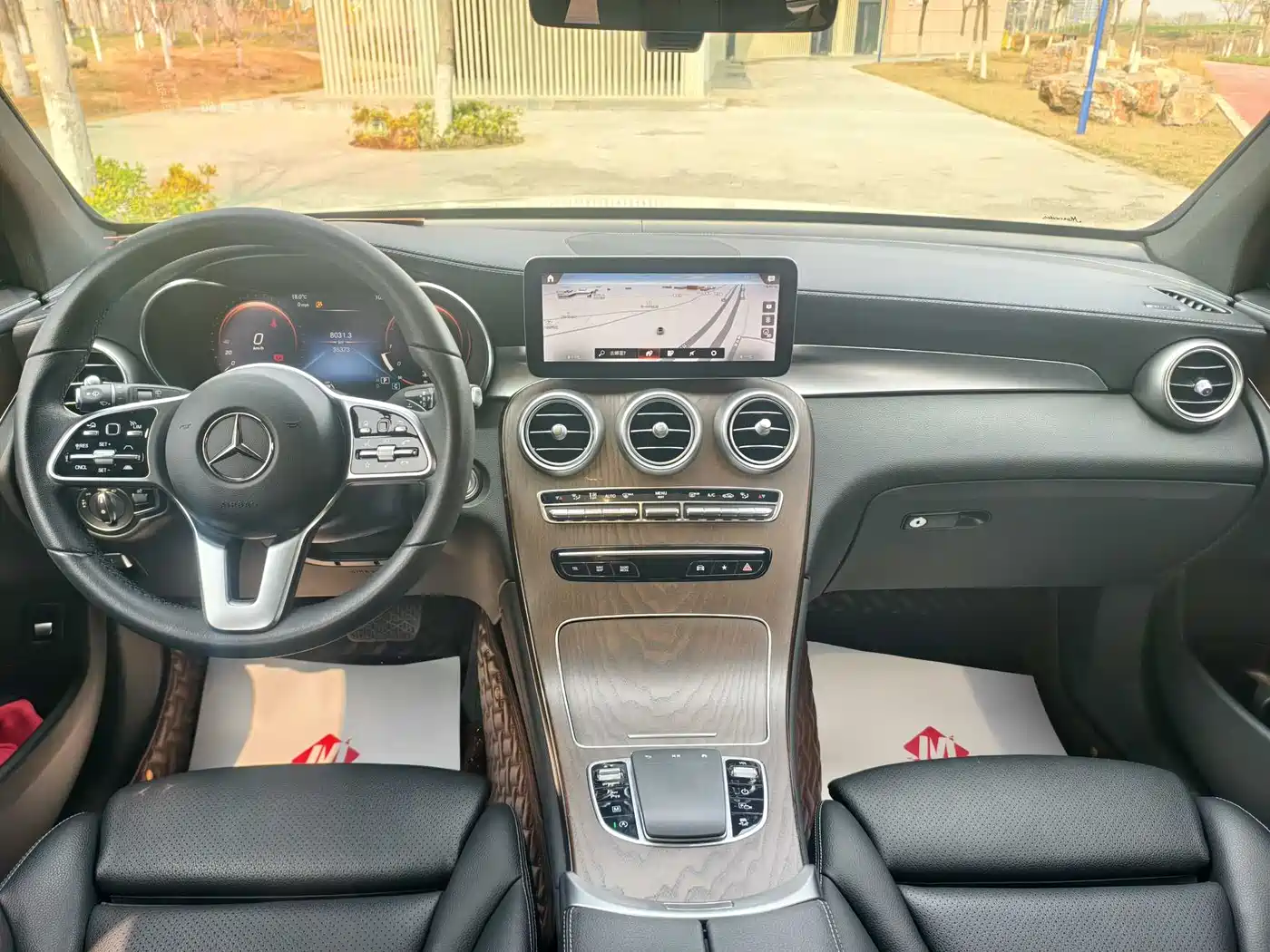 MERCEDES-BENZ GLC