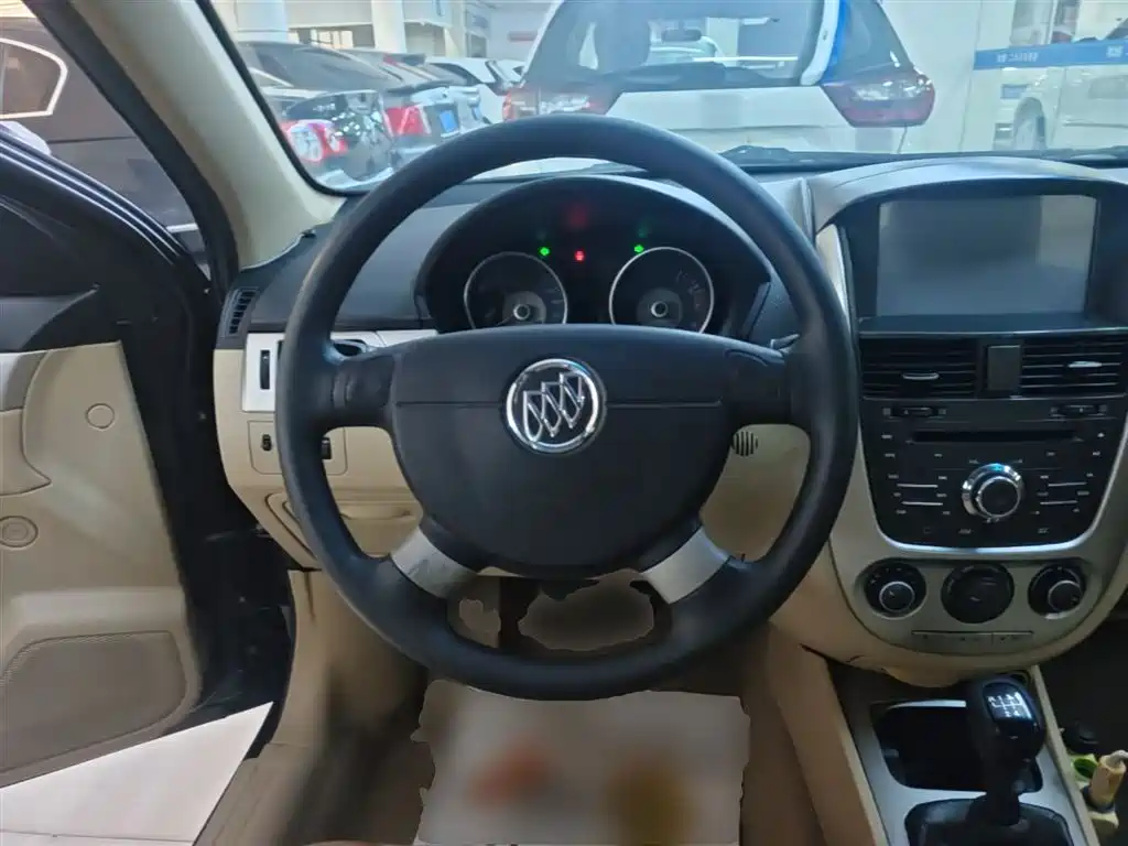 Buick Excelle 2013 1.5L Manual Classic Edition фото 11