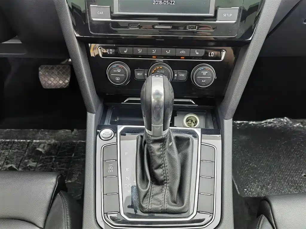Volkswagen Magotan 2018 Facelift 330TSI DSG Luxury фото 13
