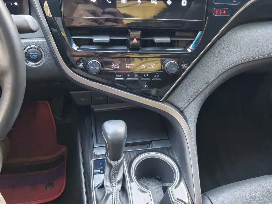 Toyota Camry 2023 2.5G Luxury Edition фото 12