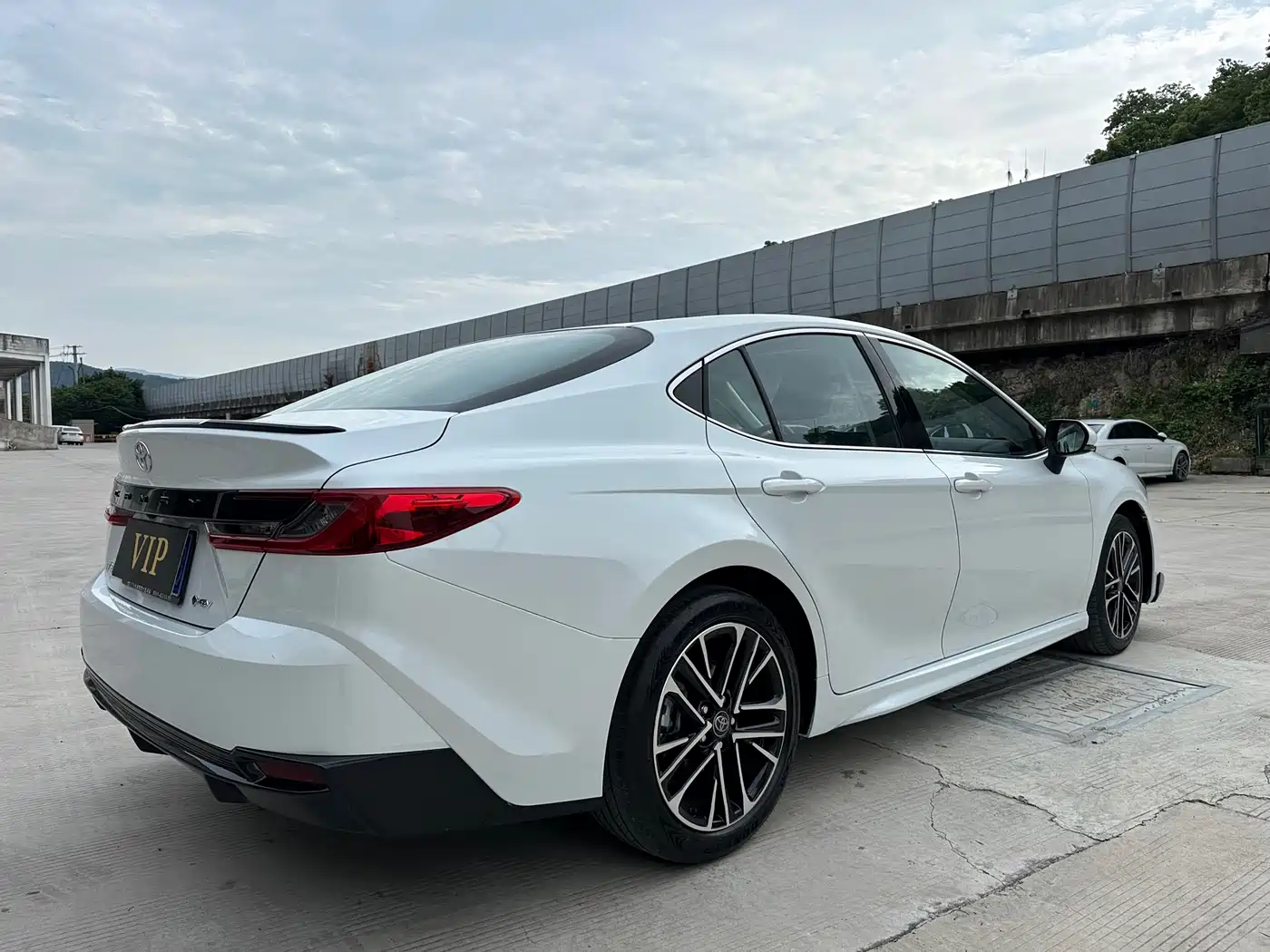 Toyota Camry 2026 Hybrid 2.0HSE Glory Version фото 9