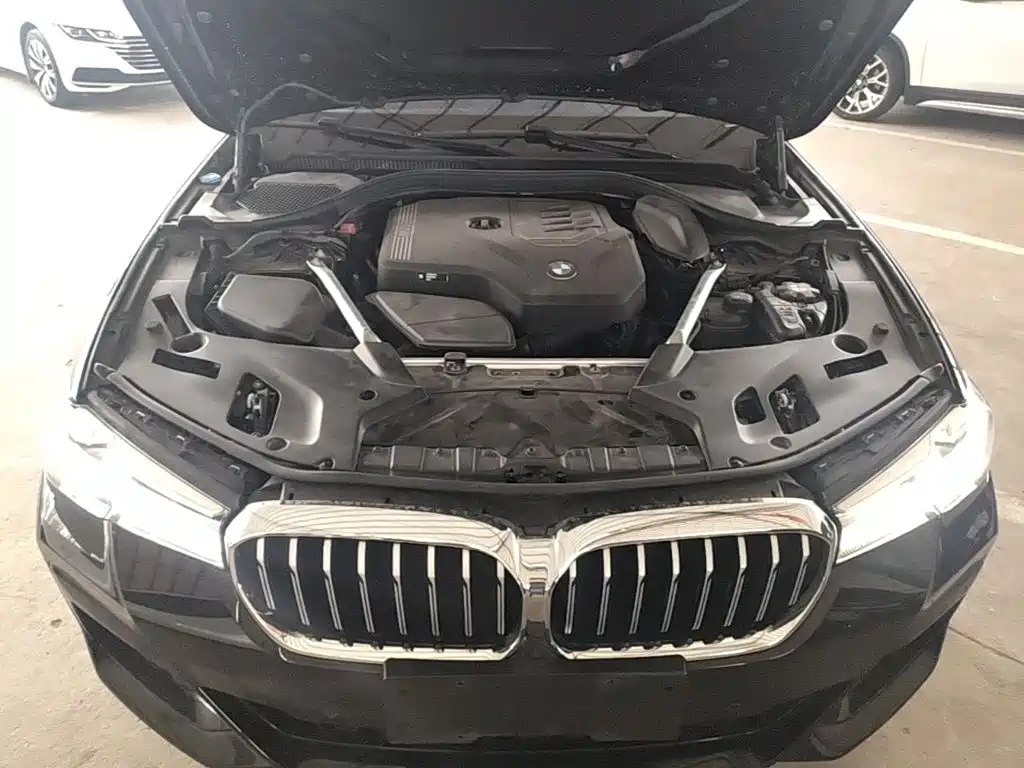 Photo 20 - BMW 5 Series