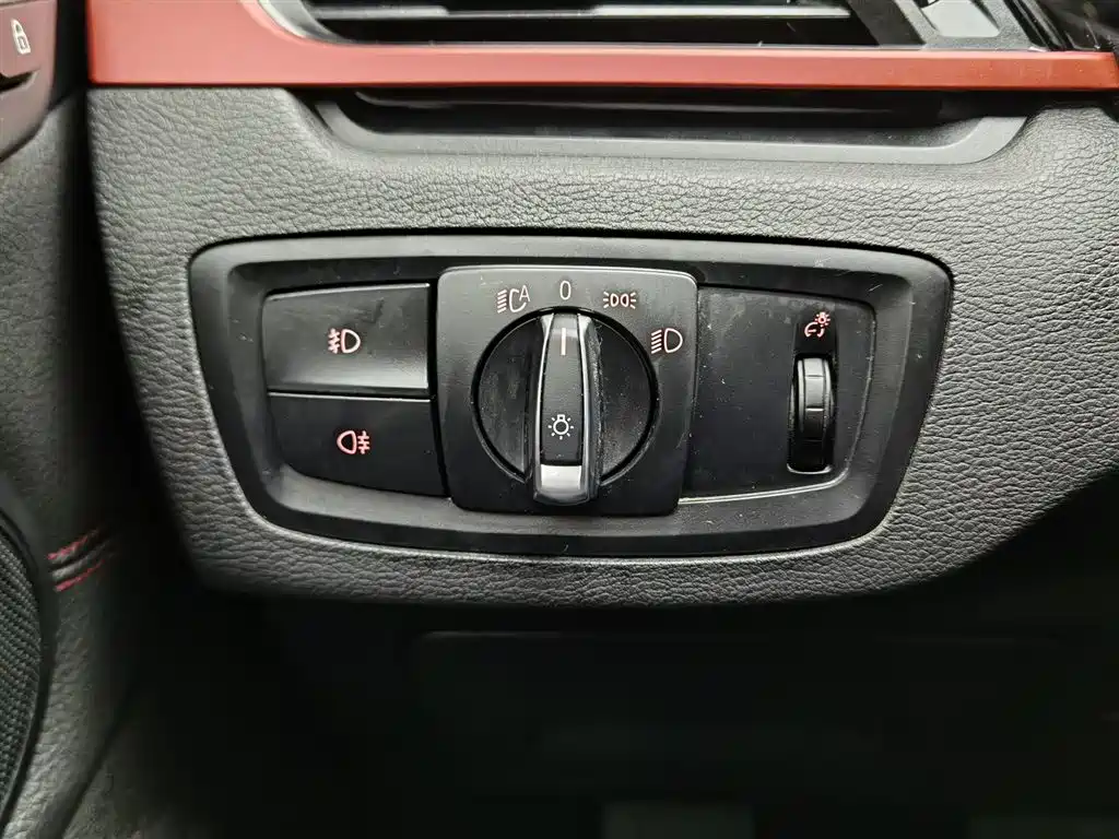 BMW X1 2016 sDrive20Li Luxury Model фото 21