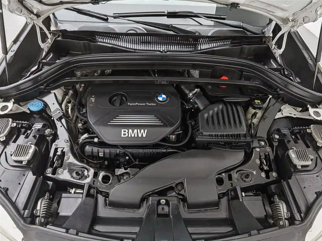 BMW X1 2016 sDrive20Li Luxury Model фото 6