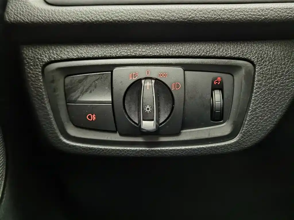 BMW 1 Series 2019 118i M Sport Package фото 21