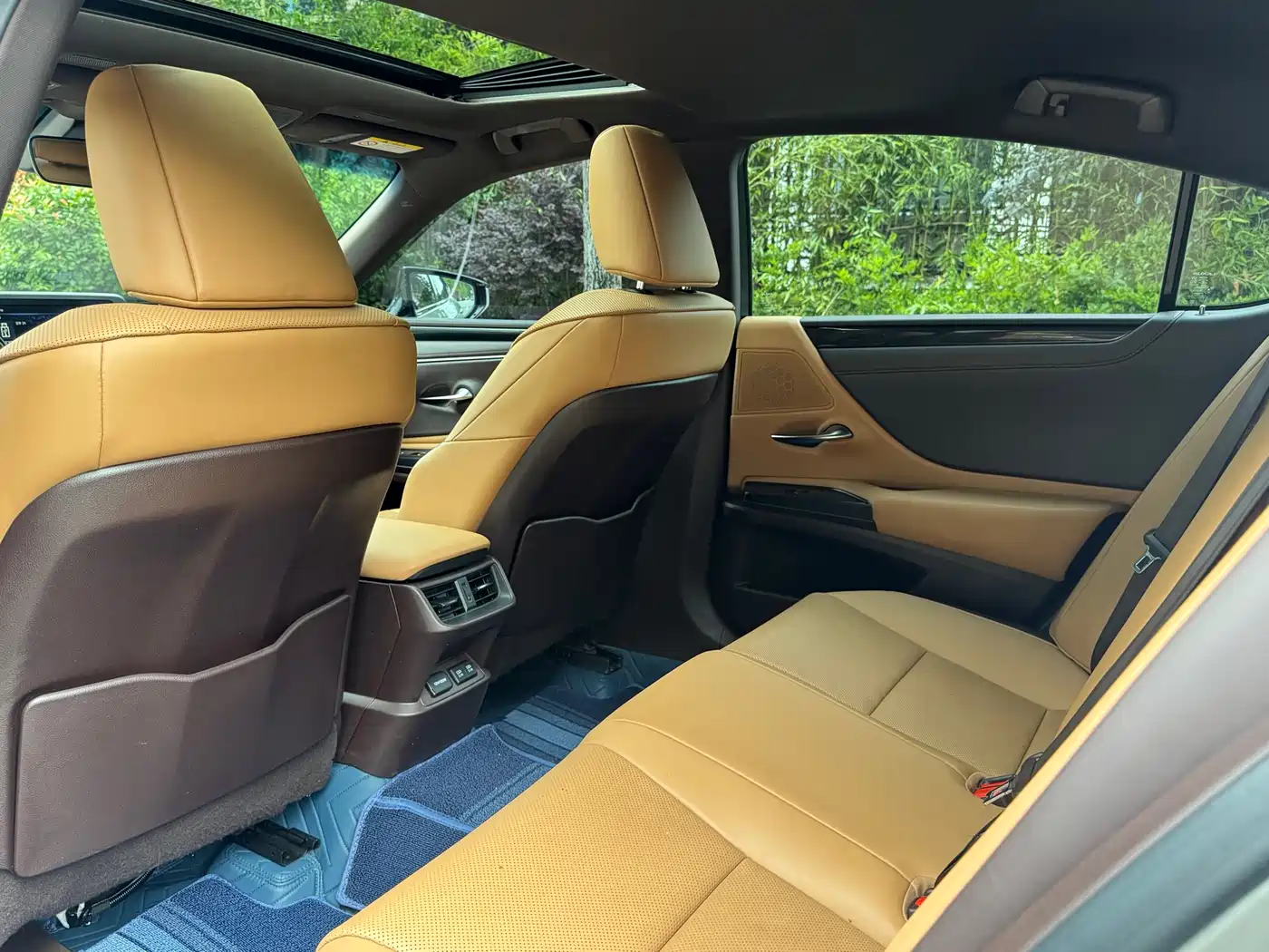 Lexus ES 2021 200 Excellence Edition фото 8