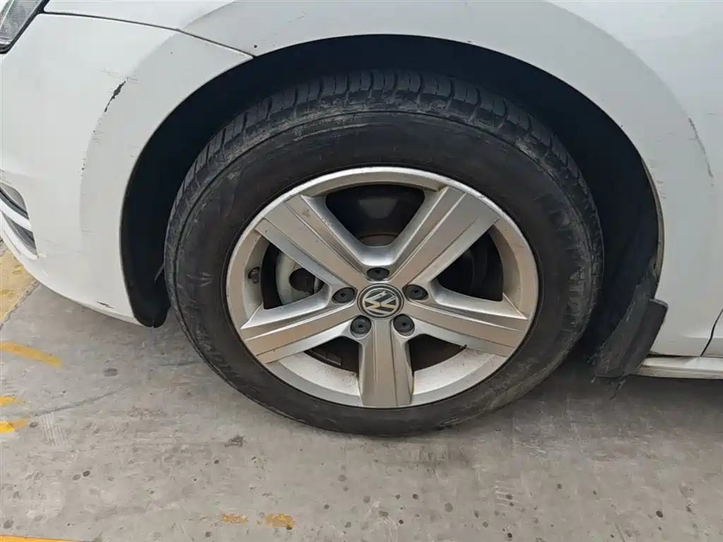 Volkswagen Golf 2016 230TSI Automatic Comfort фото 23