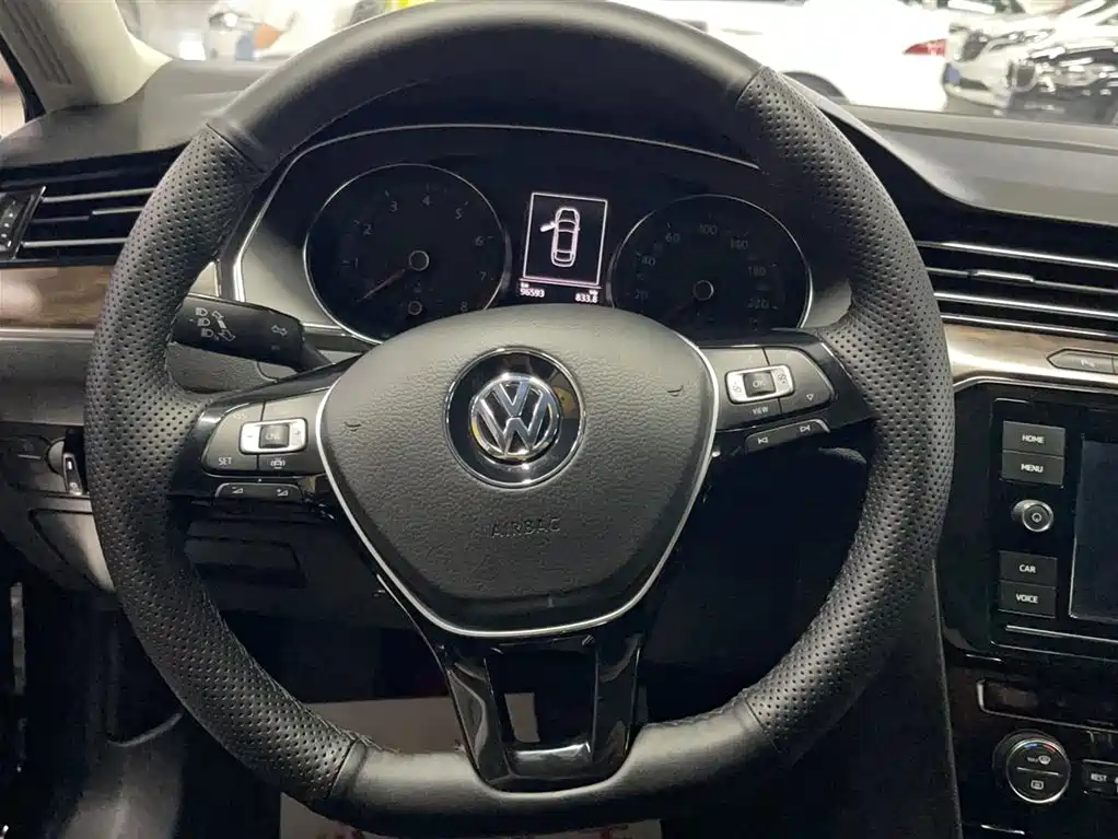 Volkswagen Magotan 2019 330TSI DSG Luxury China V фото 5