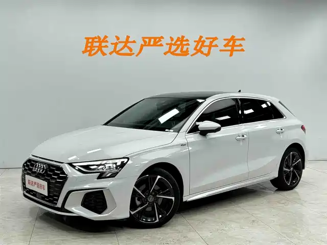Audi A3 Sportback 35 TFSI, Стиль Спорт